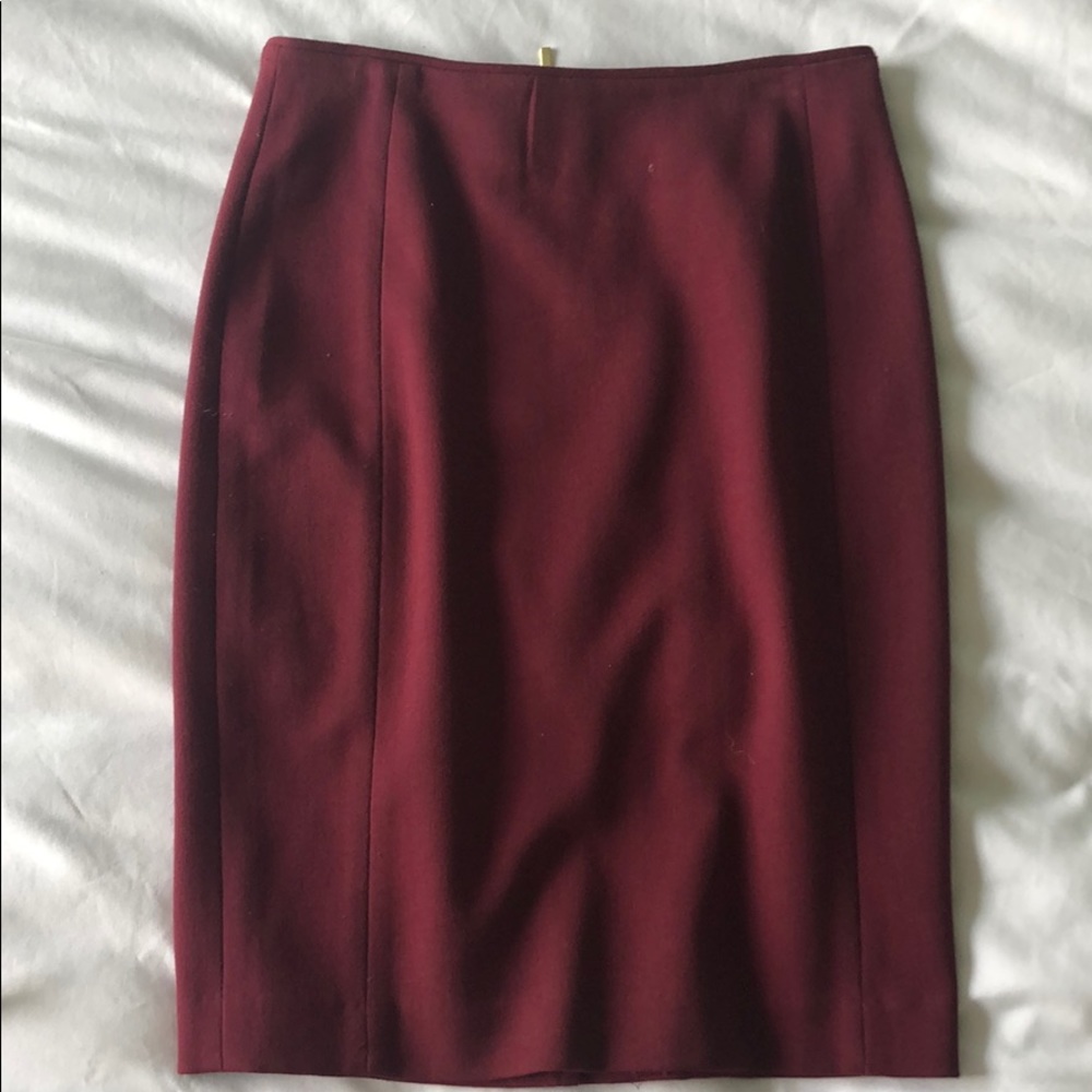 H&M maroon pencil skirt with gold zipper size 2